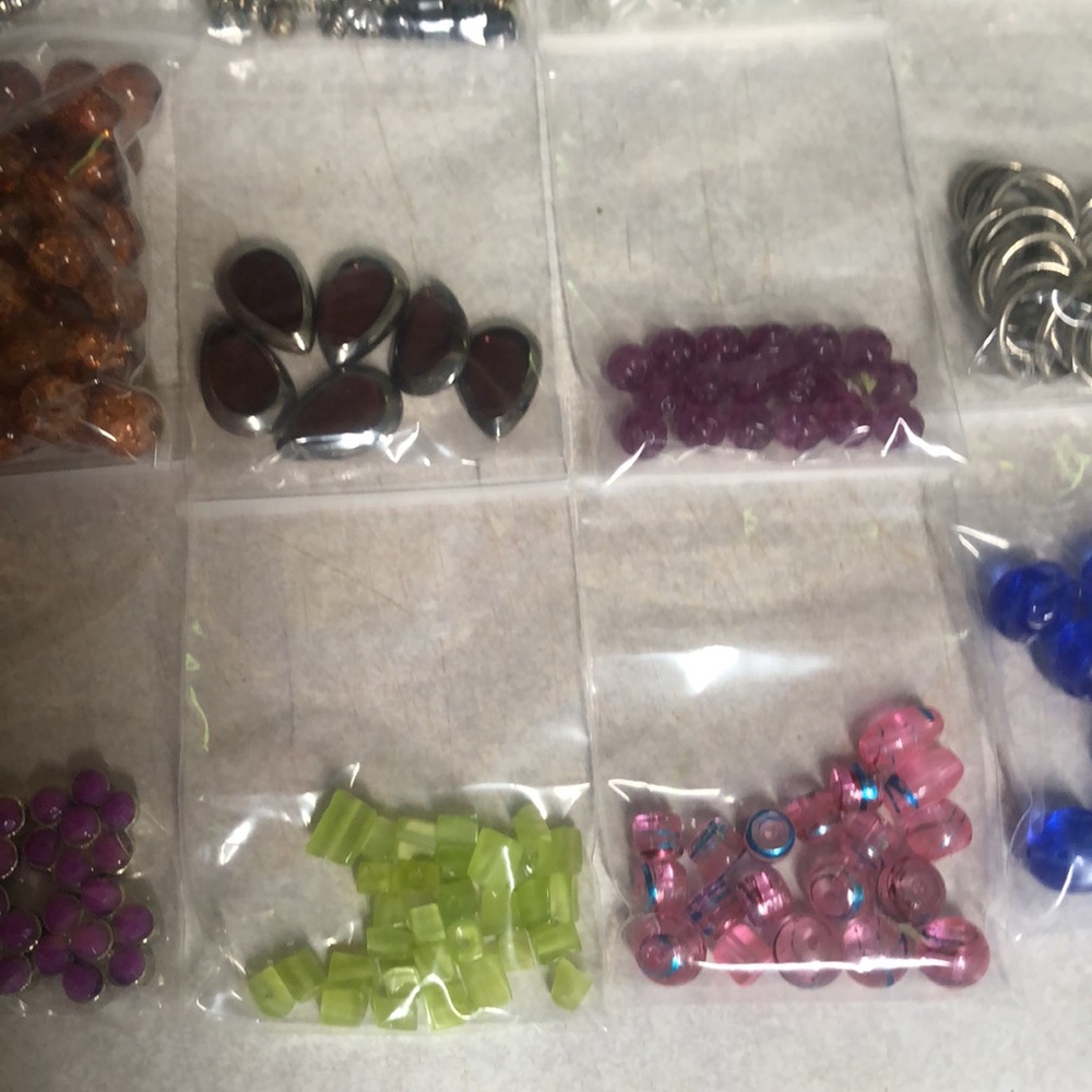 Assortment of Beads - Picture 6 of 7